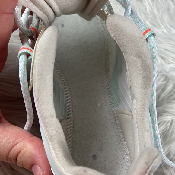 Nike Air Max 270 React Women’s Sneakers - Picture 8 of 8